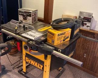 DeWALT Table Saw