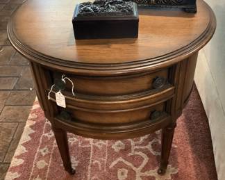Round side table with 2 drawers