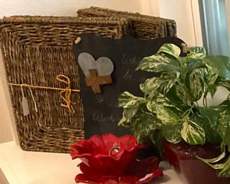 Square woven chargers