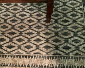 Rug - 4 feet x 5 feet 6 inches