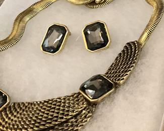 Necklace and earring set