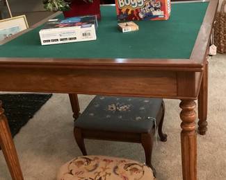 Felt-topped game table