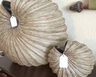 "Shell" vases