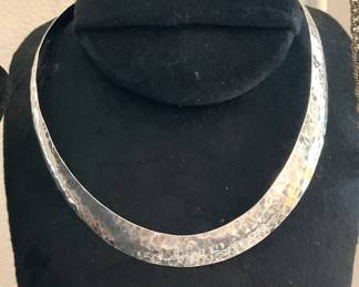 Silver collar