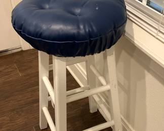 Single bar stool