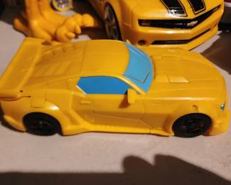 Transformers Titan Changer 11 Inch Bumblebee Action Figure