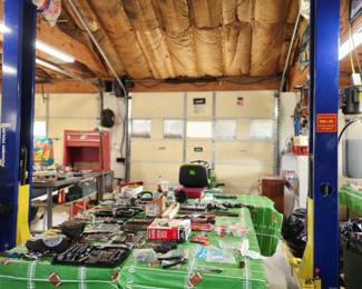 Hot Rod Power Tour 2006 Car Lift  - Load Capacity 9000 lbs. 