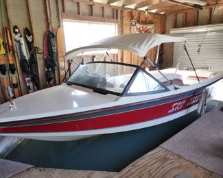 Pro Skier's 1992 Ski Natique Boat - 602 Hours - 