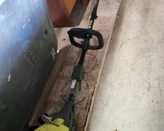 Ryobi x430 Weed Eater