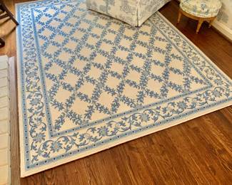 $375 - Lattice and floral 100% wool area rug - 66" x 94"