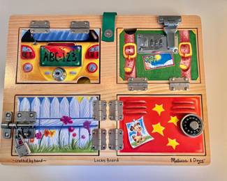 $30 - MELISSA & DOUG WOOD CRAFTED BY HAND - LOCKS AND KEYS BOARD PUZZLE