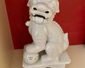 $95 - Foo dog #2 - 14" H, 7.5" W, 5" D