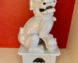 $95 - Foo dog #1 - 14" H, 7.5" W, 5" D