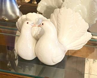 Lladro "Couple of Doves" figurine