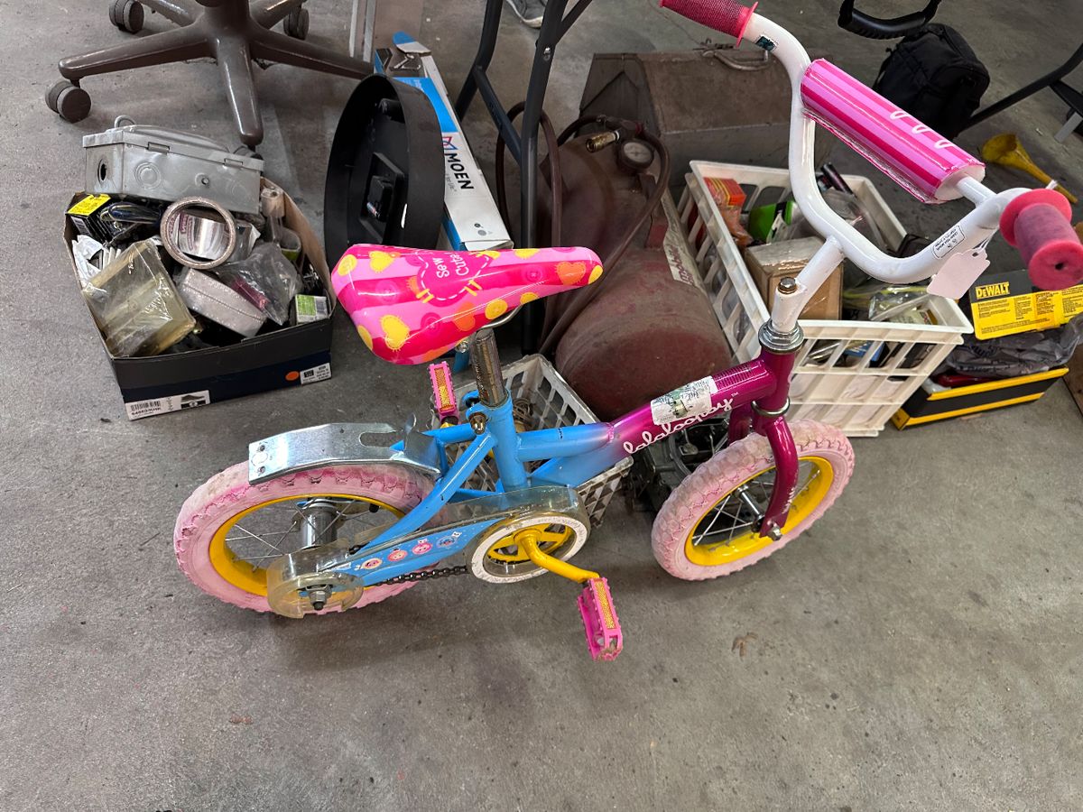 Estate Sales By Amy in Rutledge, TN starts on 10/27/2023