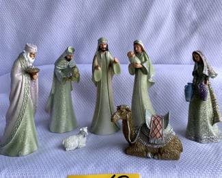 Hawthorne Village The Heavenly Blessings Christmas Tree Nativity