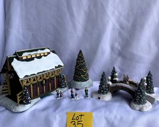 Merry Cobblestone Crossing Towne Centre TreeCovered Bridge