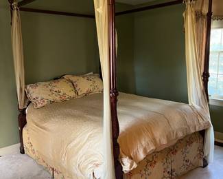 Poster Bed with Canopy