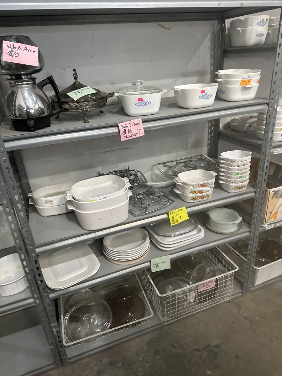 75 Off & Racks / Cases for Sale in Leon Valley, TX starts on 10/27/2023