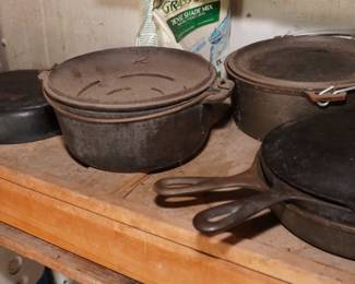 Cast iron cookware