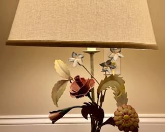 Tole Lamp with Wood Bottom