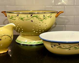 Pfaltzgraff "The Secrets of Pistoulet" by Jana Kolpen Creamer, Collander & Serving Bowl
