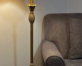 Floor Lamp with Pineapple Accent