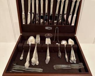 International Sterling Silver "Brocade" - 12 knives, 3 serving spoons, master butter knife, tongs, 12 dinner forks, 12 salad forks, sugar spoons, 7 salt spoons, 12 teaspoons, jelly spoon 