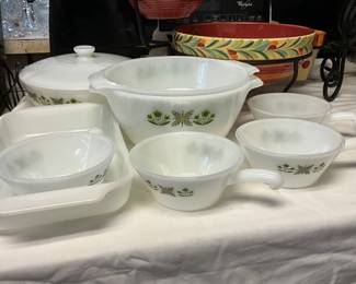 Kitchen Pyrex - covered casserole, baking pan, soup bowls with handles