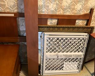 Dog gate, mirror, full headboard & rails