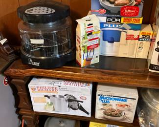 Kitchen appliances & more downstairs