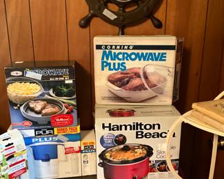 Kitchen appliances & more downstairs