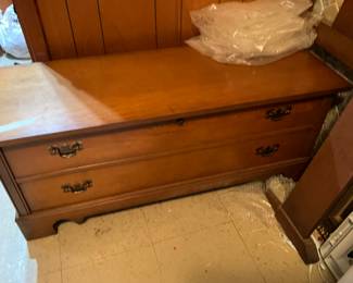 Lane cedar chest