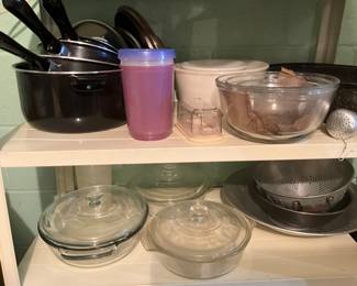 Miscellaneous kitchen items