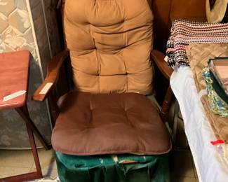 Chair & cushions
