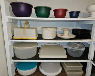 Vtg 4 Pc. Tupperware Set Red, Blue, Purple & Green, 
