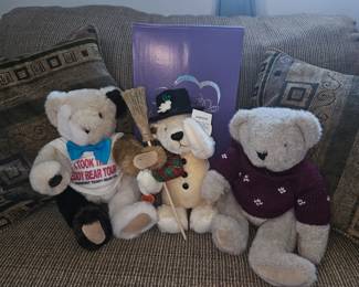 Vermont Teddy Bear Company Plush, Annette Funicello Collectable Bear Mr. Snowman w/Box!
