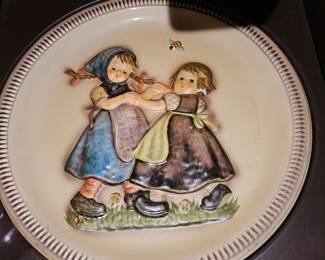 Hummel Goebel Collector Plate 2nd Edition Anniversary Plate “Spring Dance” 1980 #281!

