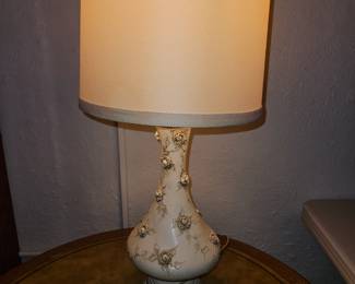 Vtg Porcelain Rose Lamp!
