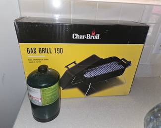 Char-Broil Gas Grill 190 w/Propane!
