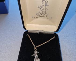 Hummel Club Pendant!