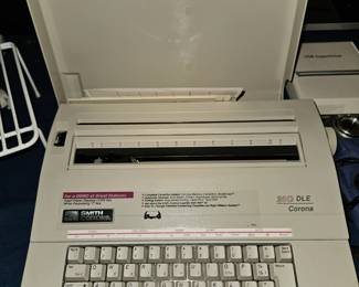 Smith Corona 250 DLE Corona Typewriter!
