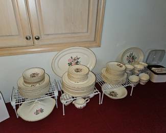 The Harker Pottery Co. USA 22 Karat Gold Accents China!
