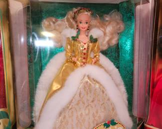 Happy Holidays Special Edition Barbie Gold #12155!
