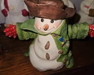 Hallmark Keepsake Christmas Jubilee Painted Snowman Brown Hat Green Sweater!
