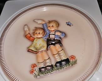 Hummel Goebel Collector Plate 3rd and Final Ed Anniversary Plate “Auf Wiedersehen"!