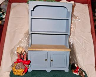 Hallmark Collections 1994 “Mrs Claus Cupboard”
Signed!
