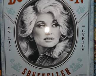 “Dolly Parton Songteller”!
