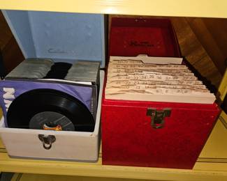 45 Rpm Records, Many Elvis!
