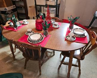 Vintage St. John’s Solid Maple Dining Set Cadillac, MI. w/1 Leaf & 4 Chairs!
